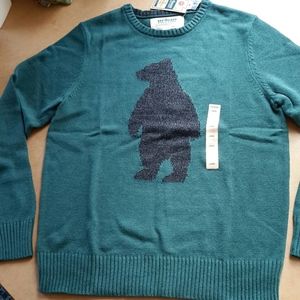 NWT Urban Pipeline Bear sweater